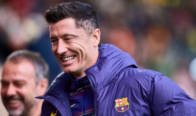 开云体育首页登陆-西媒：莱万结束国家队比赛返回巴塞罗那，他已收到巴萨续约提案