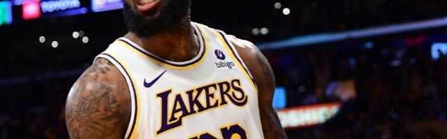 开云体育线上网站-湖人四人20+成功续命 全力詹为湖人撑最后体面