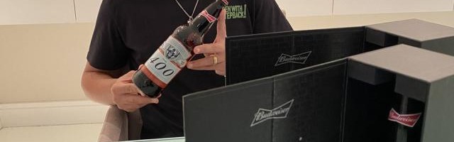 开云体育线上网站-我也创纪录！收21瓶破门啤酒 迭戈·阿尔维斯谢梅西