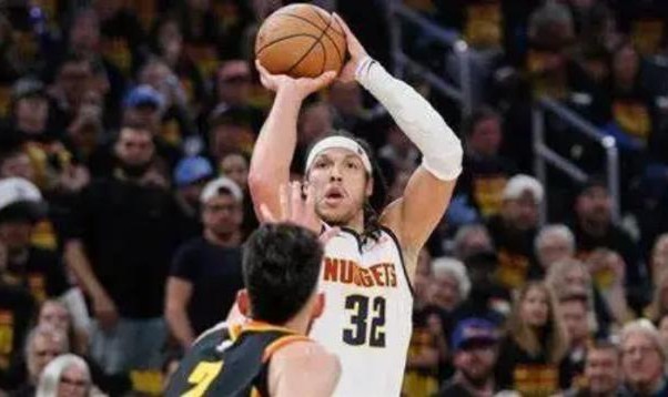 绝杀上瘾！能扣能投，戈登是约基奇身边的满分队友