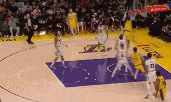 开云体育首页登陆-绝杀！湖人干翻掘金！41岁詹姆斯史诗级救球