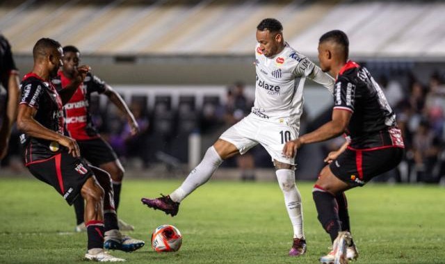 重返首秀踢45分钟 内马尔没进球 桑托斯1球平对手