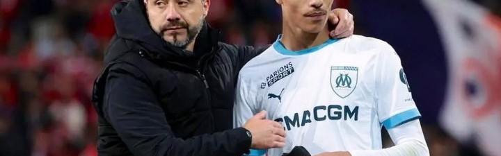 开云体育线上网站-托特纳姆球迷信托强烈反对德泽尔比就任，因其支持格林伍德